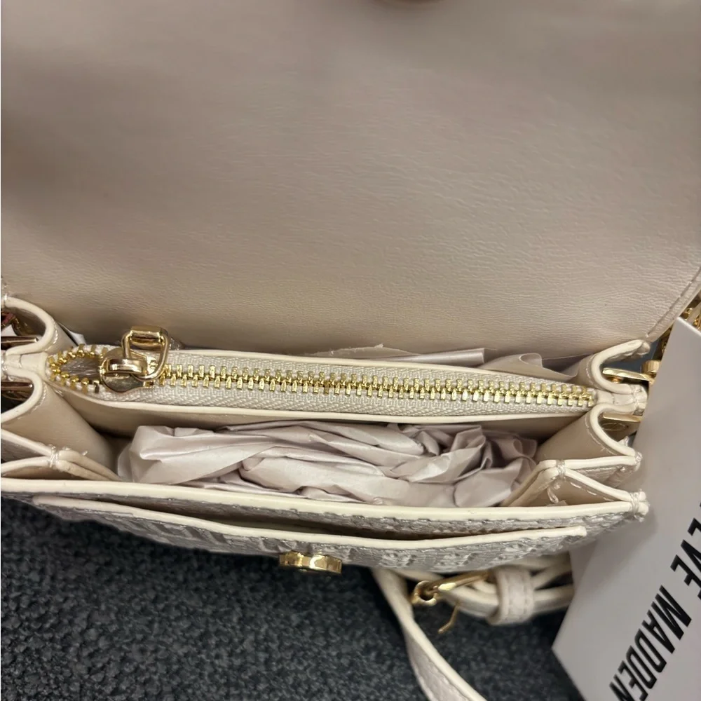 Steve Madden Vanilla Mini Crossbody with Gold Heart & Star Charm - Picture 8 of 14